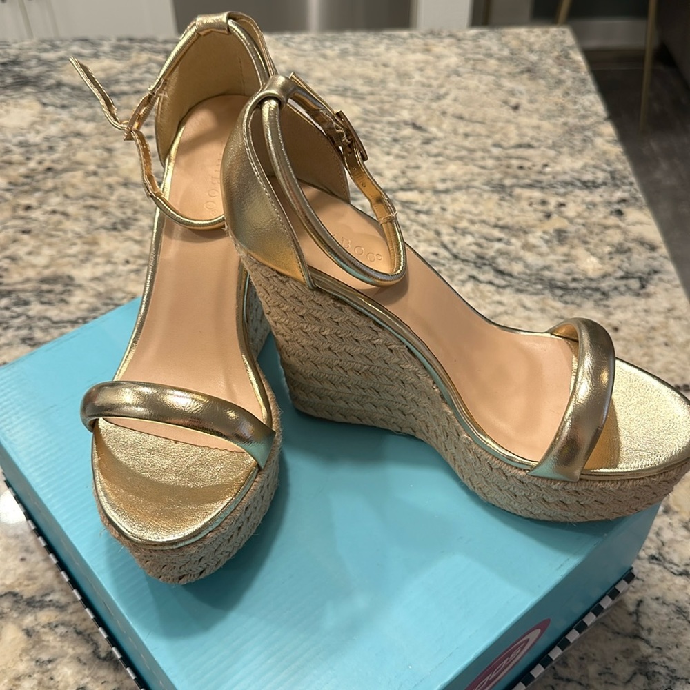 BAMBOO: Gold Heels